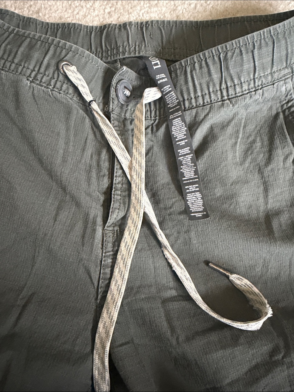 Vuori Ripstop Pant in Olive - Picture 5 of 5